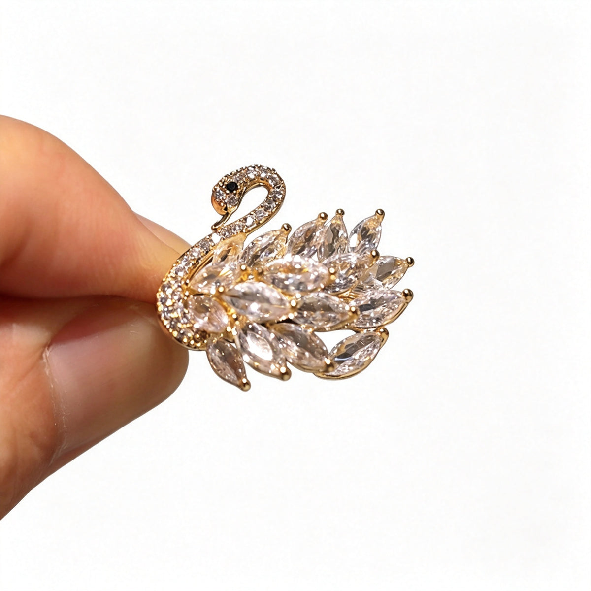 QZY Vintage Small Brooch Lapel Pin, Swan Butterfly Ginkgo Leaf Decor Pin, Gift for Suit Scarf Collar Accessory
