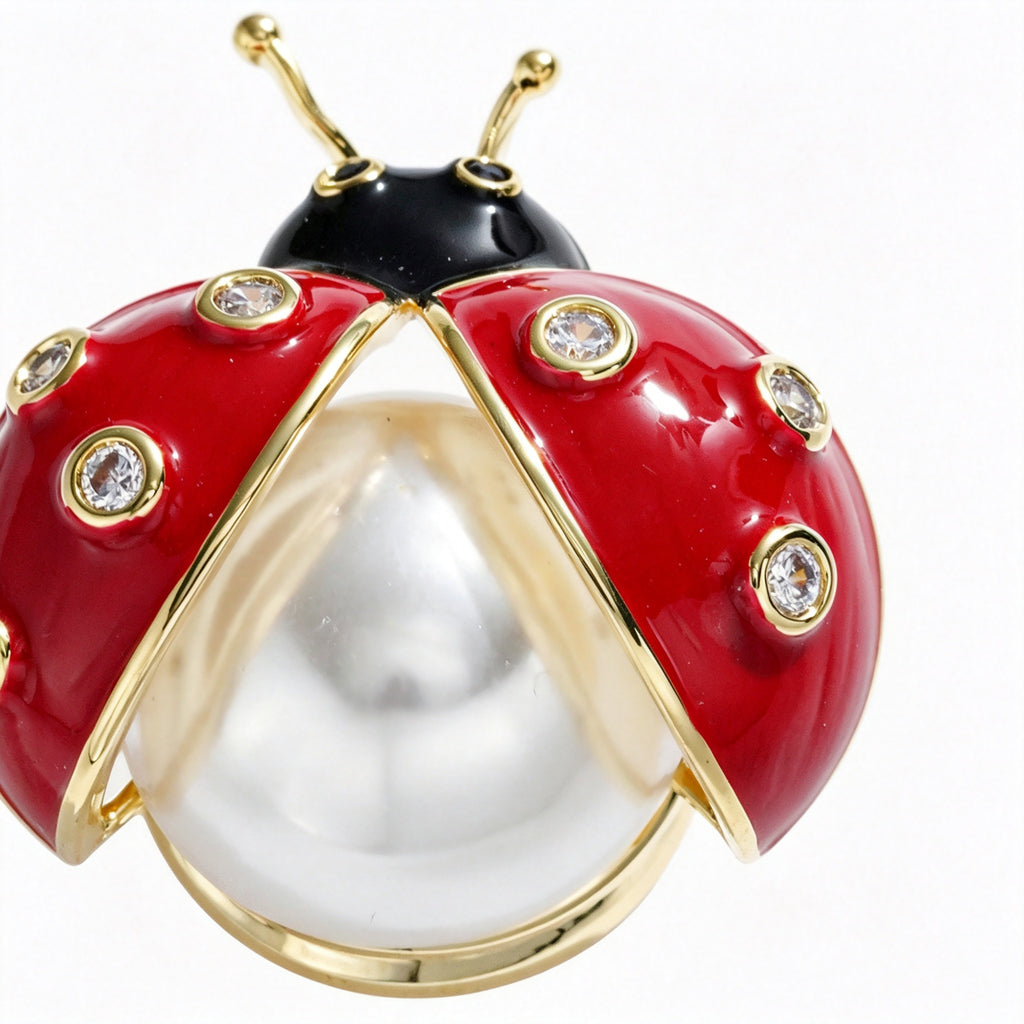 QZY Enamel Pearl Ladybug Brooch Magnetic Insect Lapel Pin Cute Animal Accessory