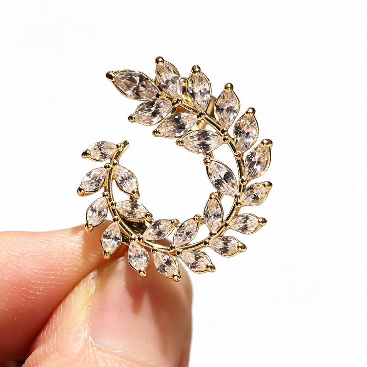 QZY Vintage Small Brooch Lapel Pin, Swan Butterfly Ginkgo Leaf Decor Pin, Gift for Suit Scarf Collar Accessory
