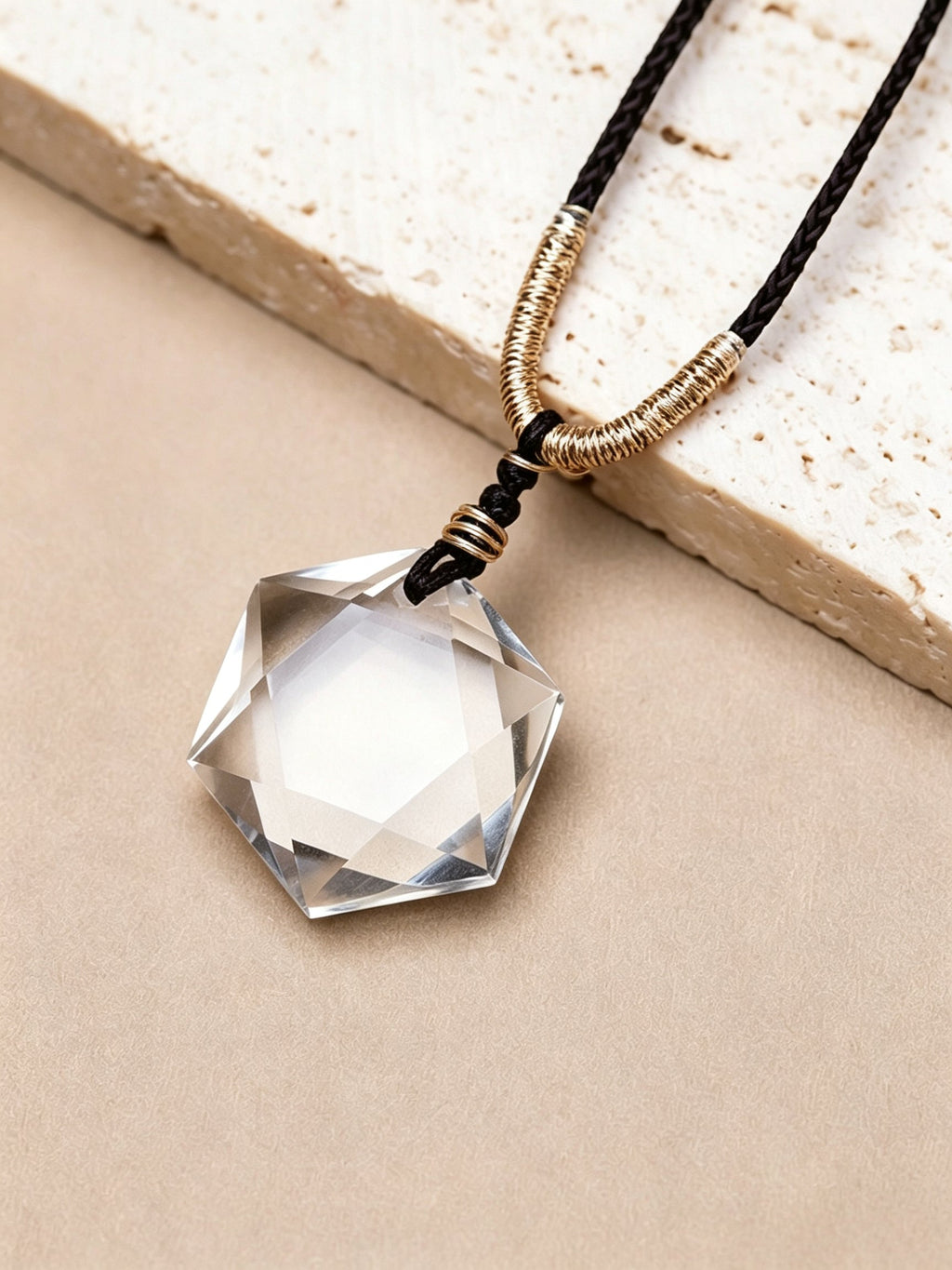 RYS Natural Clear Quartz Hexagram Pendant Necklace, 2CM Faceted Star Cut Raw Crystal Necklace, Minimalist Gemstone Jewelry Gift