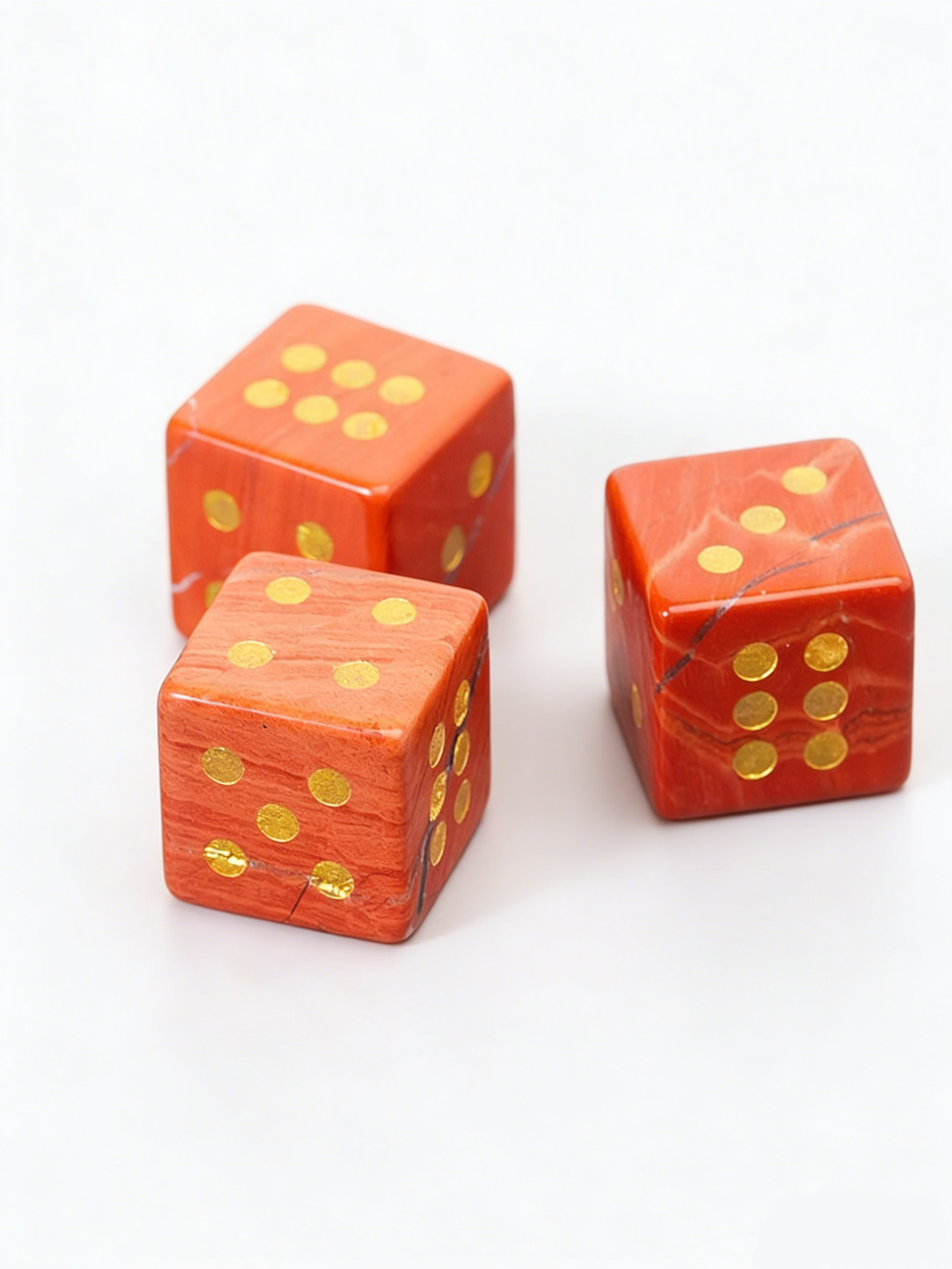 Runyangshi Natural Crystal Dice - Hand-Carved 12g Gemstone Dice for Tabletop Games, Divination & Gifts